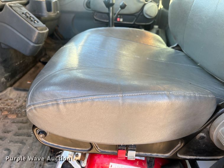 image for item JU9837 2006 International 7400  dump truck