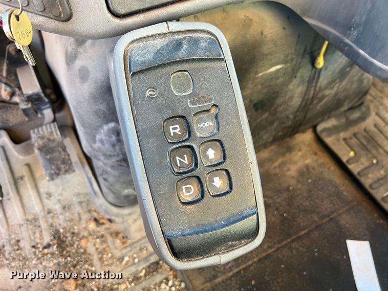 image for item JU9837 2006 International 7400  dump truck