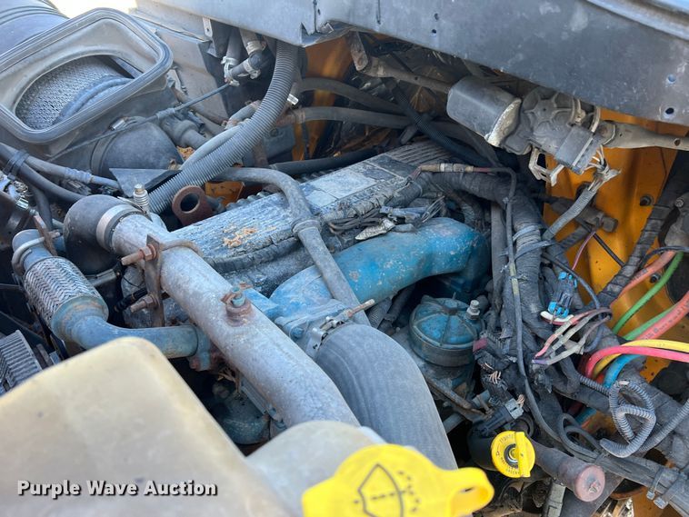 image for item JU9837 2006 International 7400  dump truck