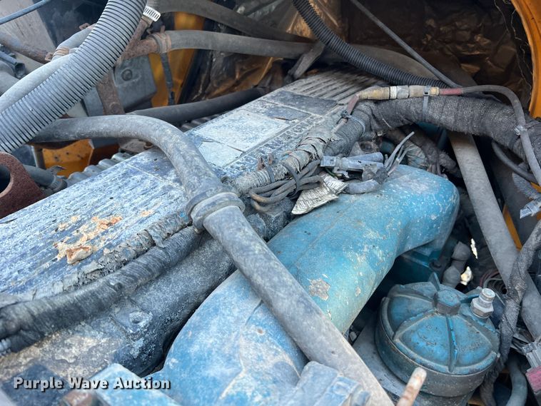 image for item JU9837 2006 International 7400  dump truck