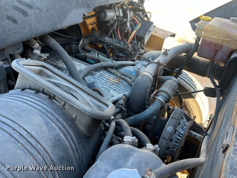 image for item JU9837 2006 International 7400  dump truck