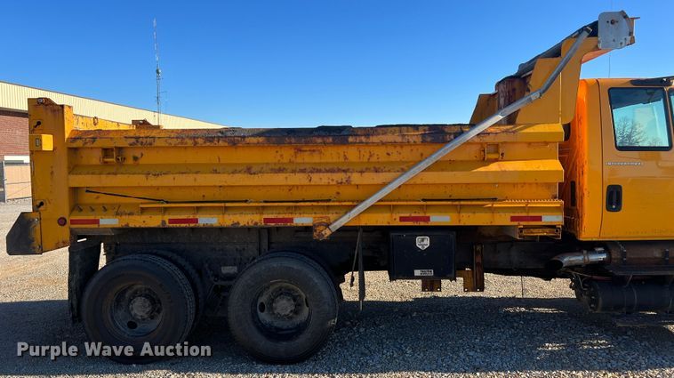 image for item JU9837 2006 International 7400  dump truck