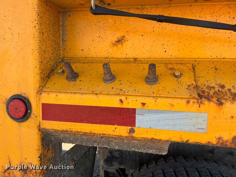 image for item JU9837 2006 International 7400  dump truck