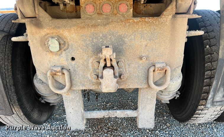 image for item JU9837 2006 International 7400  dump truck