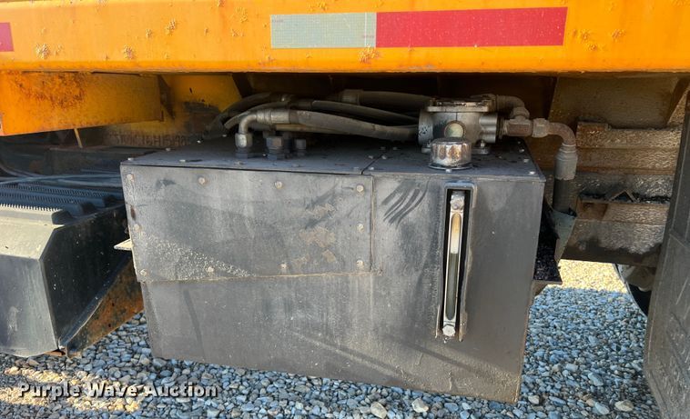 image for item JU9837 2006 International 7400  dump truck