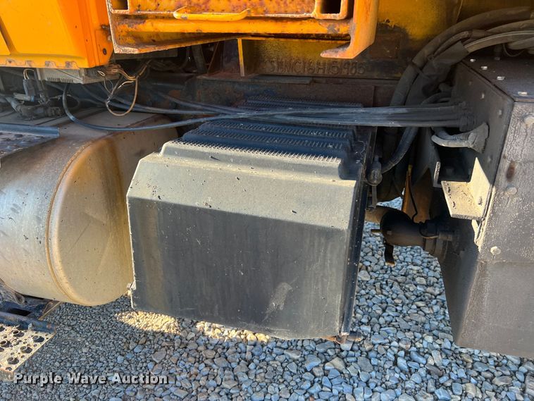 image for item JU9837 2006 International 7400  dump truck