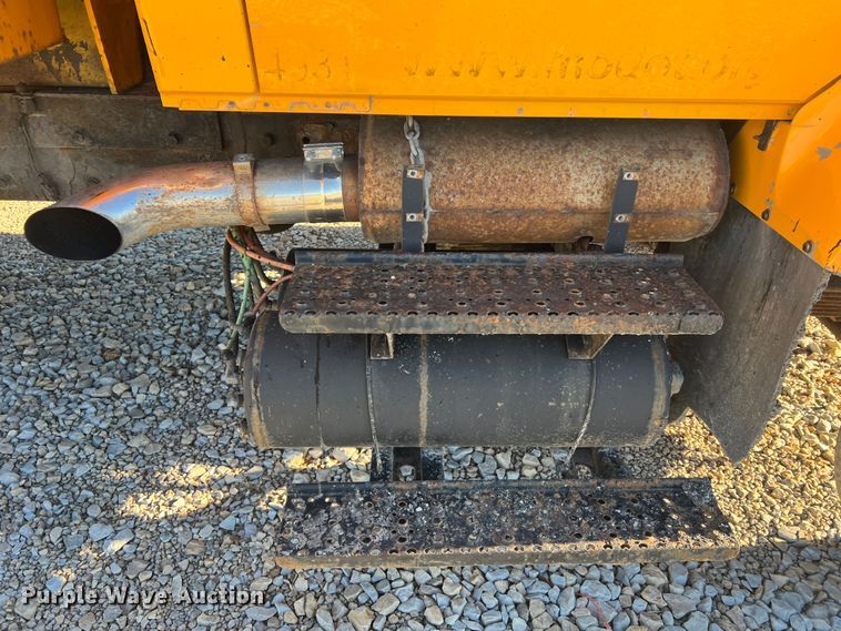 image for item JU9837 2006 International 7400  dump truck