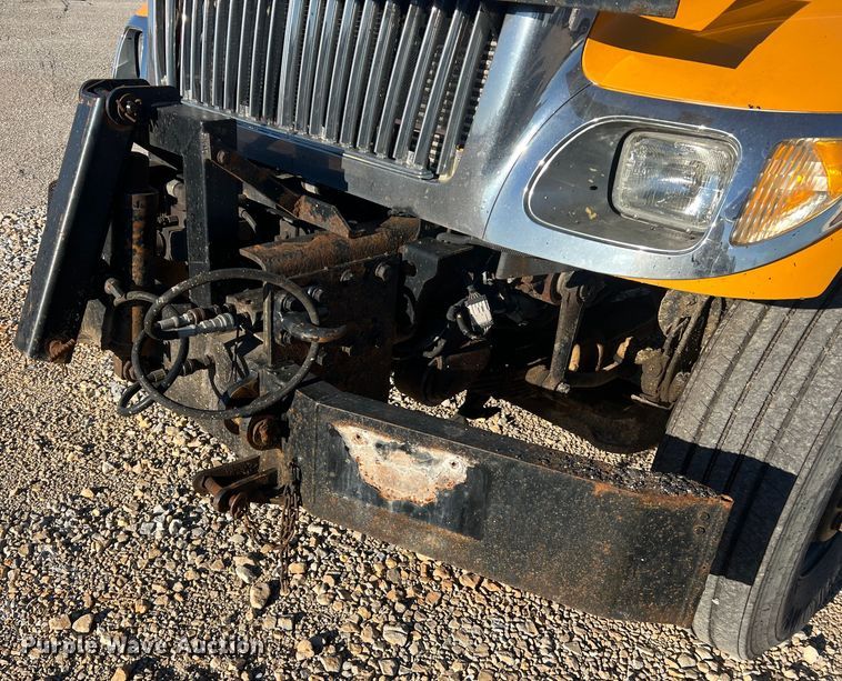 image for item JU9837 2006 International 7400  dump truck