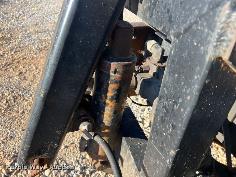 image for item JU9837 2006 International 7400  dump truck