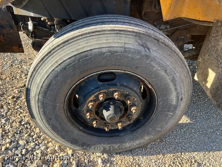 image for item JU9837 2006 International 7400  dump truck