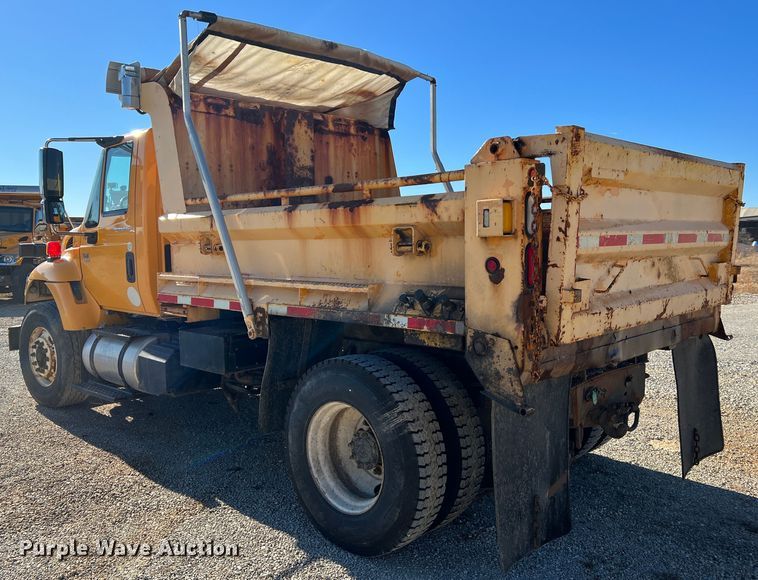 image for item JU9838 2006 International 7400  dump truck