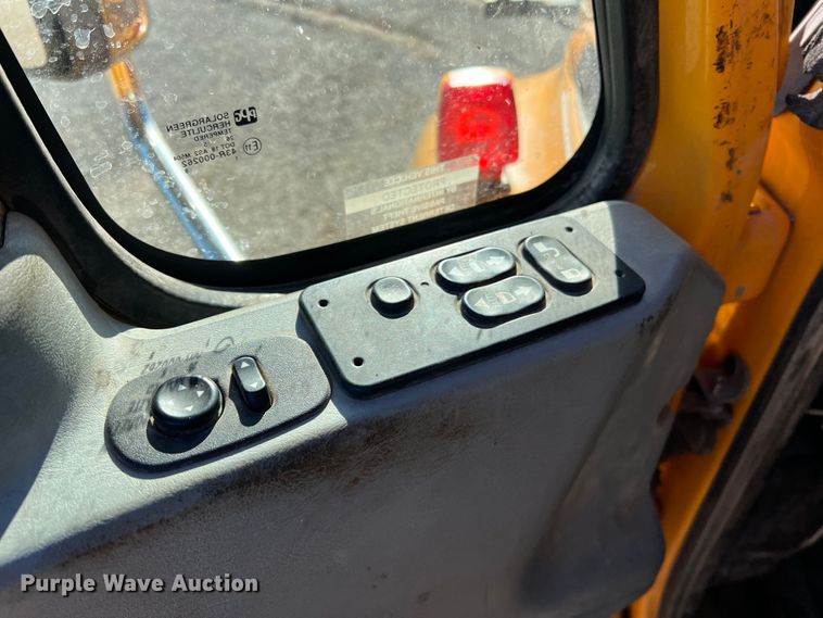 image for item JU9838 2006 International 7400  dump truck