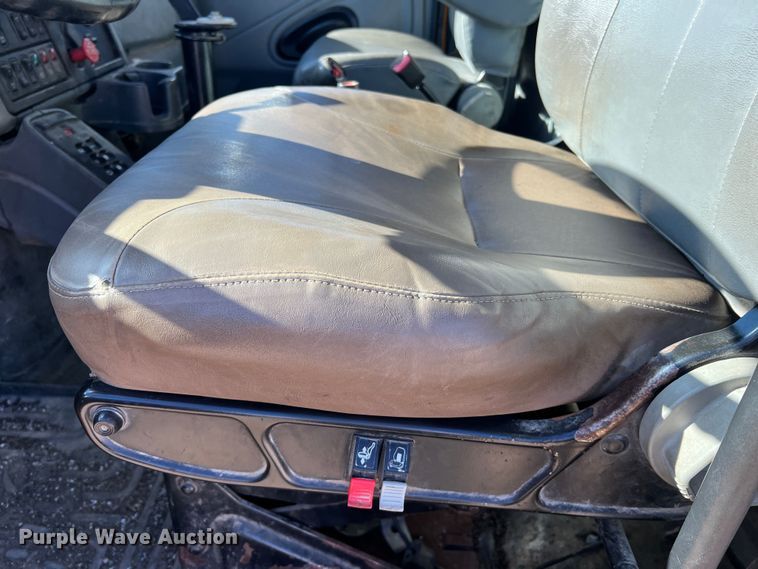 image for item JU9838 2006 International 7400  dump truck