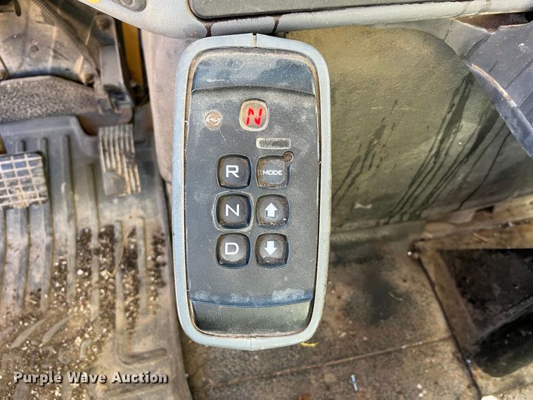 image for item JU9838 2006 International 7400  dump truck