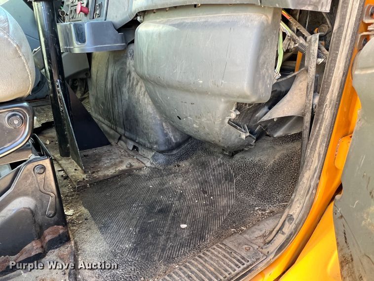 image for item JU9838 2006 International 7400  dump truck