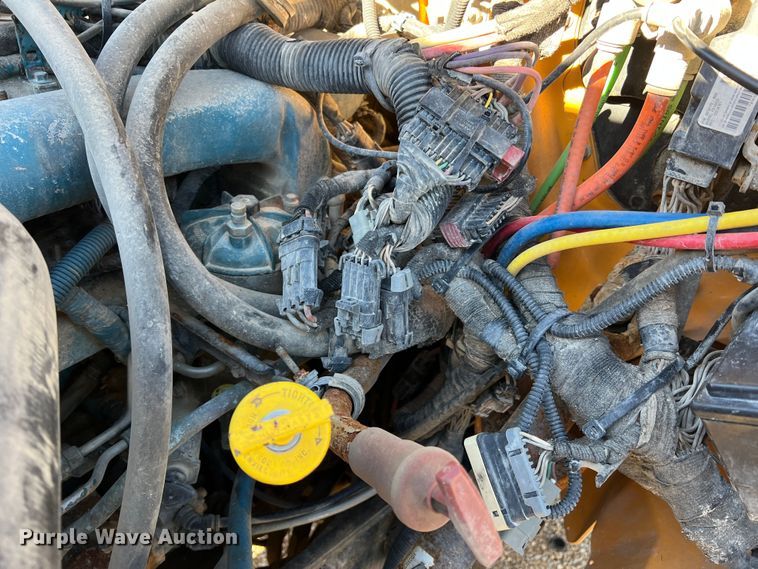 image for item JU9838 2006 International 7400  dump truck