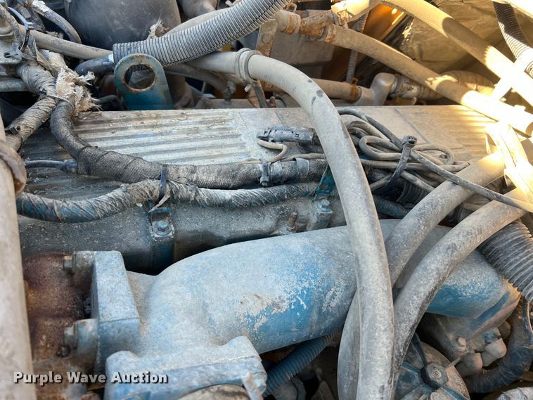 image for item JU9838 2006 International 7400  dump truck