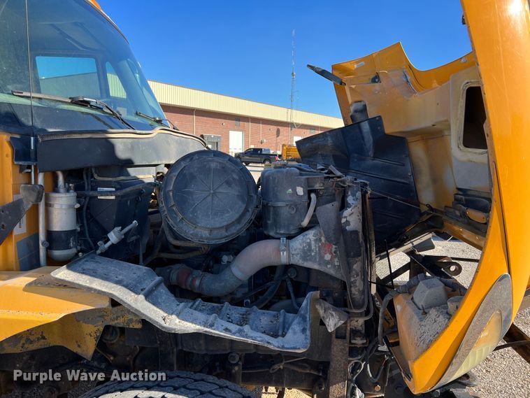 image for item JU9838 2006 International 7400  dump truck