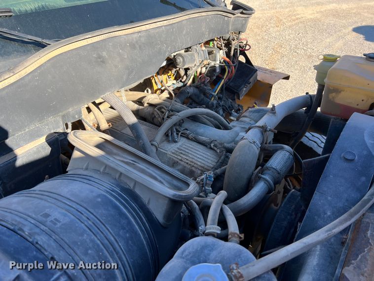 image for item JU9838 2006 International 7400  dump truck