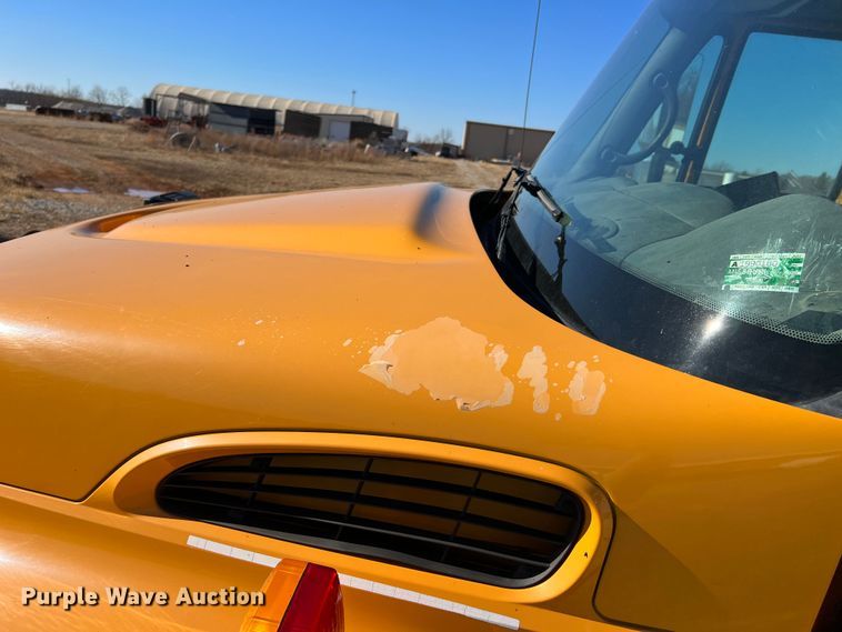 image for item JU9838 2006 International 7400  dump truck