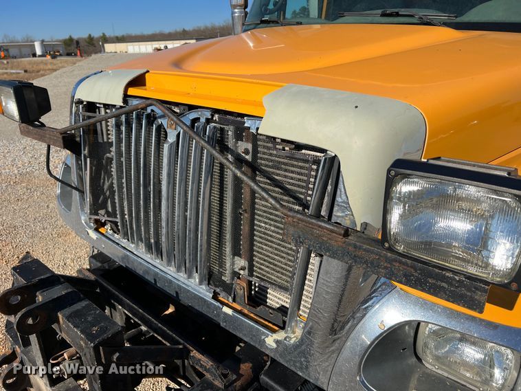 image for item JU9838 2006 International 7400  dump truck