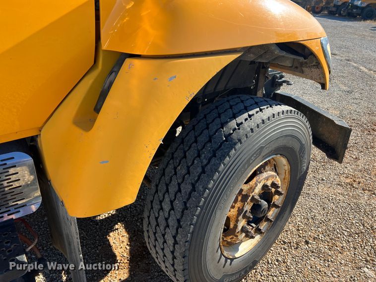 image for item JU9838 2006 International 7400  dump truck