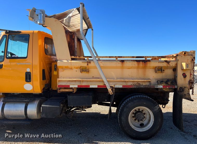 image for item JU9838 2006 International 7400  dump truck