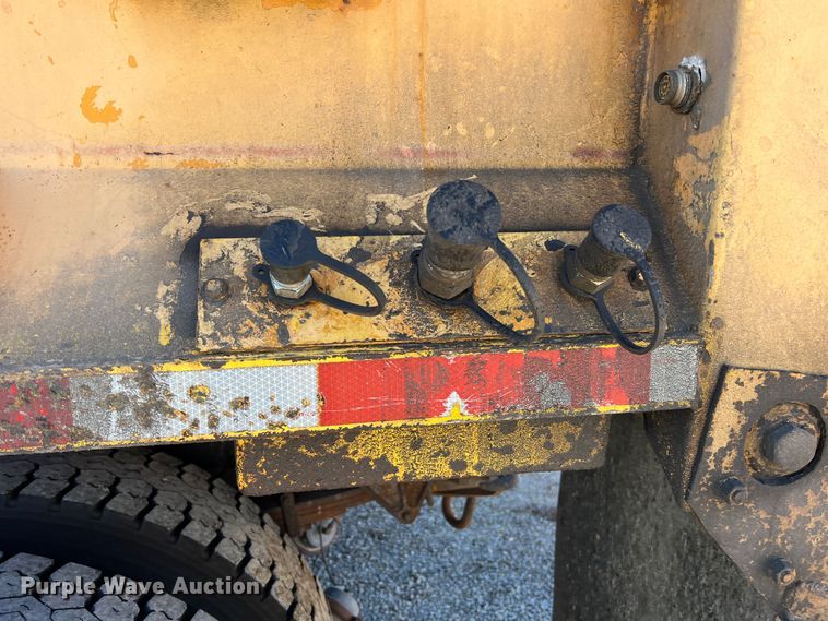 image for item JU9838 2006 International 7400  dump truck