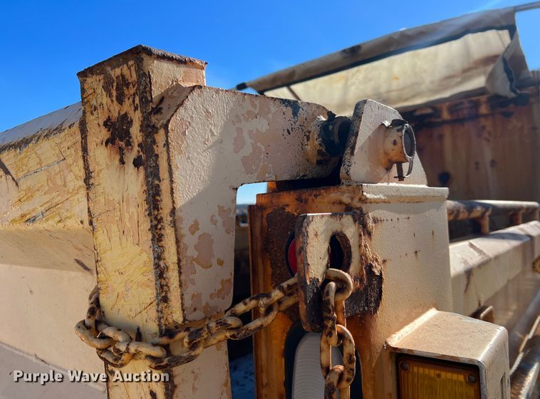 image for item JU9838 2006 International 7400  dump truck