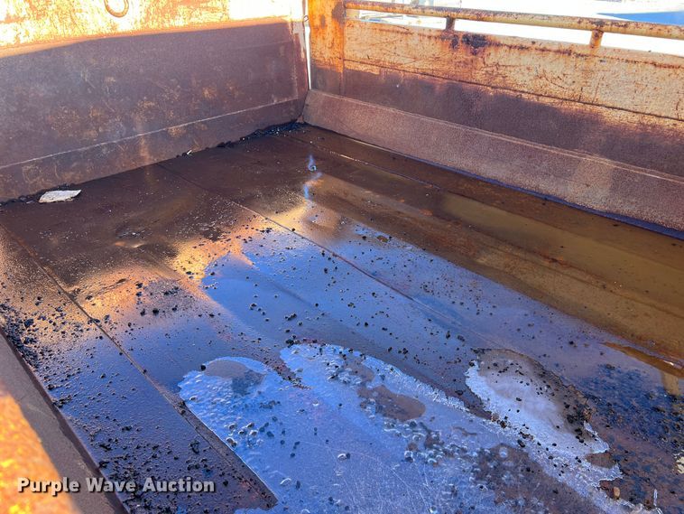 image for item JU9838 2006 International 7400  dump truck