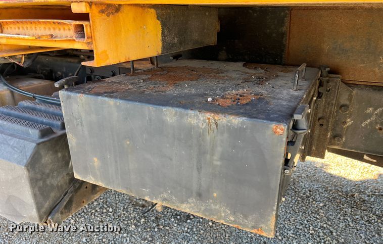 image for item JU9838 2006 International 7400  dump truck