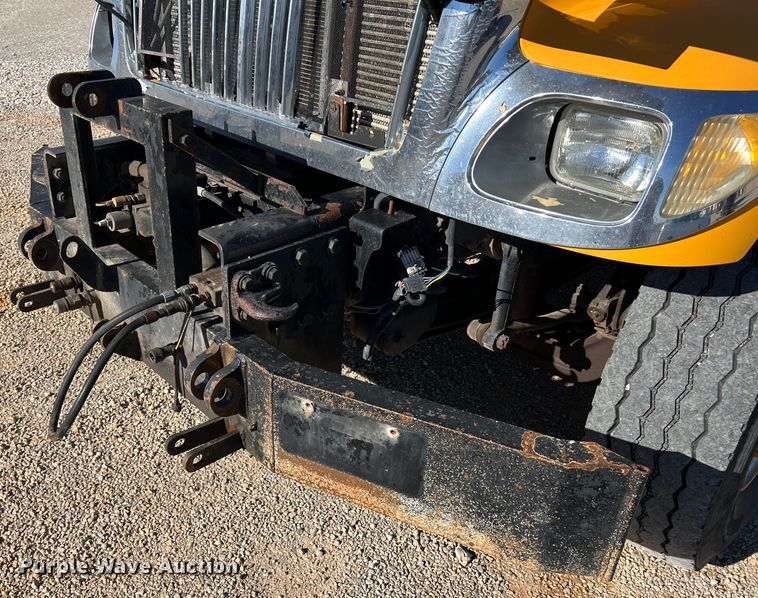 image for item JU9838 2006 International 7400  dump truck