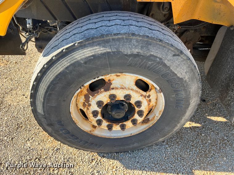 image for item JU9838 2006 International 7400  dump truck