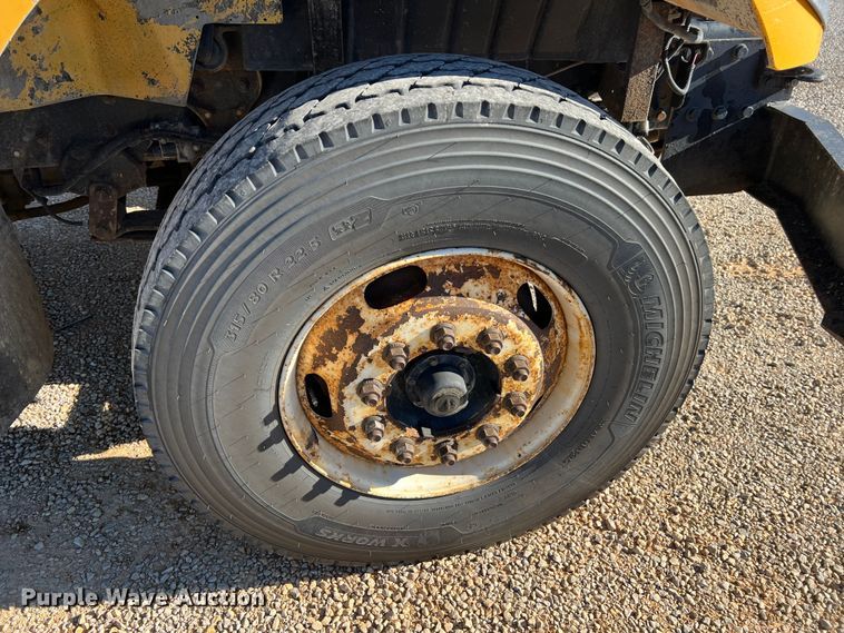 image for item JU9838 2006 International 7400  dump truck