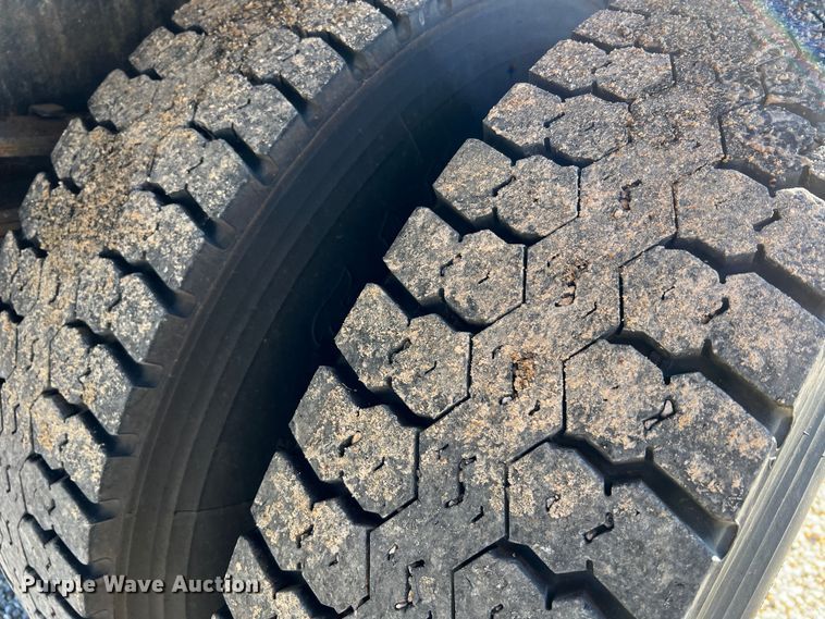 image for item JU9838 2006 International 7400  dump truck