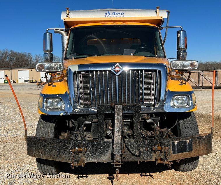 image for item JU9840 2007 International 7400  dump truck