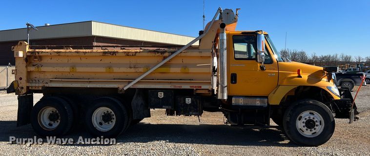 image for item JU9840 2007 International 7400  dump truck