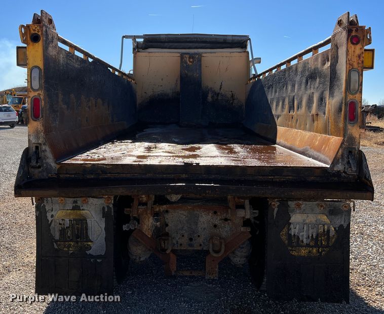 image for item JU9840 2007 International 7400  dump truck