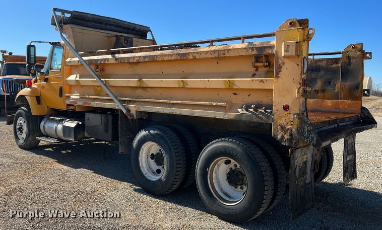 image for item JU9840 2007 International 7400  dump truck