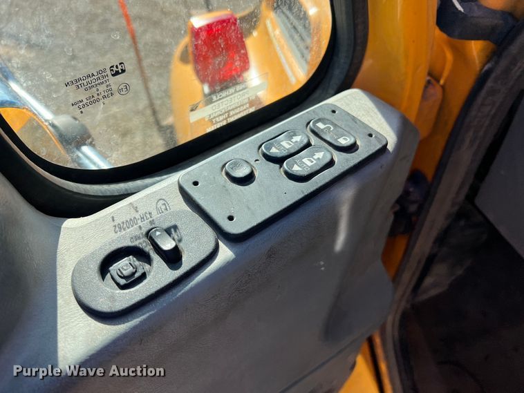 image for item JU9840 2007 International 7400  dump truck