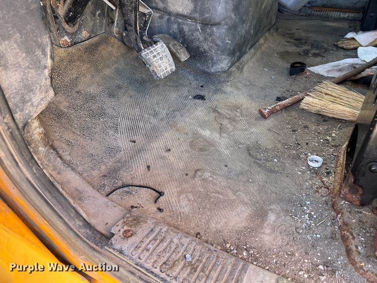 image for item JU9840 2007 International 7400  dump truck