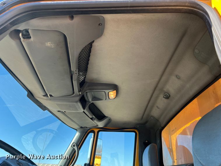 image for item JU9840 2007 International 7400  dump truck