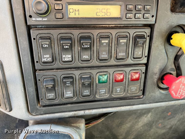 image for item JU9840 2007 International 7400  dump truck