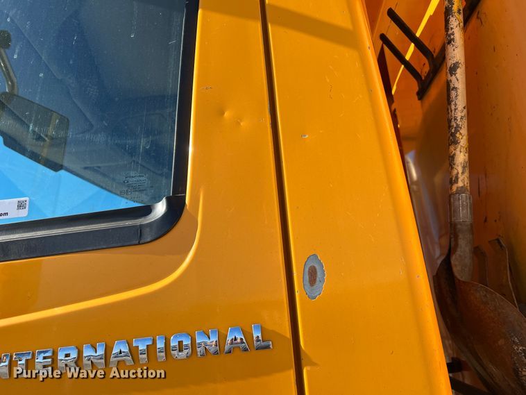 image for item JU9840 2007 International 7400  dump truck