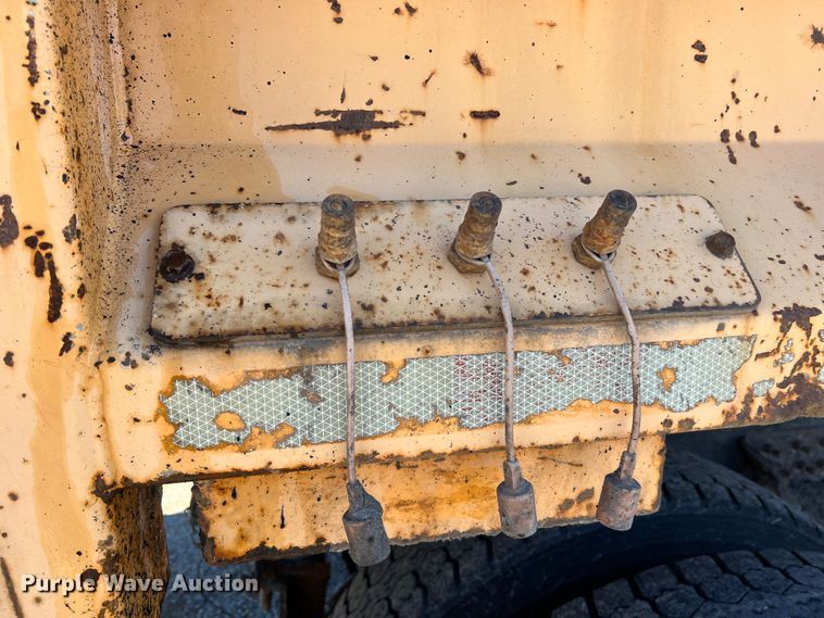 image for item JU9840 2007 International 7400  dump truck