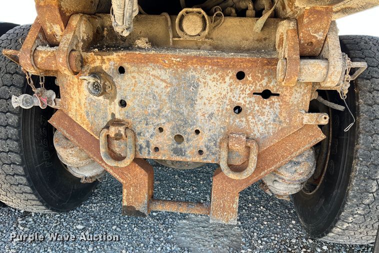 image for item JU9840 2007 International 7400  dump truck