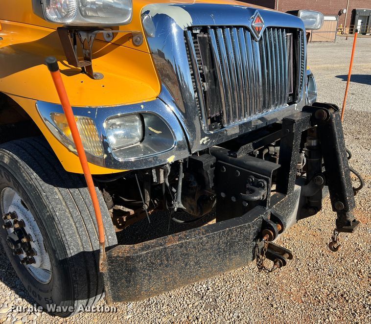 image for item JU9840 2007 International 7400  dump truck