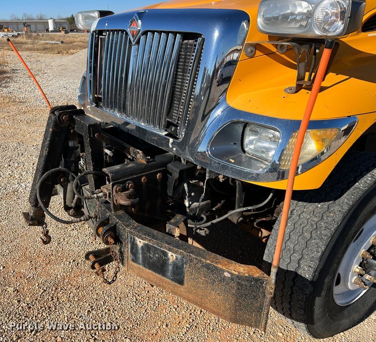 image for item JU9840 2007 International 7400  dump truck