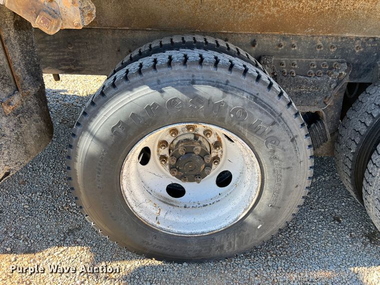 image for item JU9840 2007 International 7400  dump truck