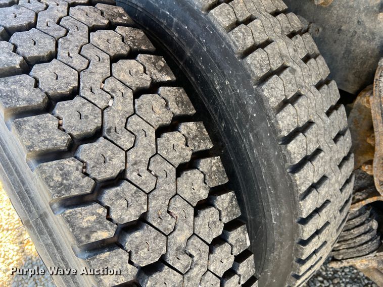 image for item JU9840 2007 International 7400  dump truck